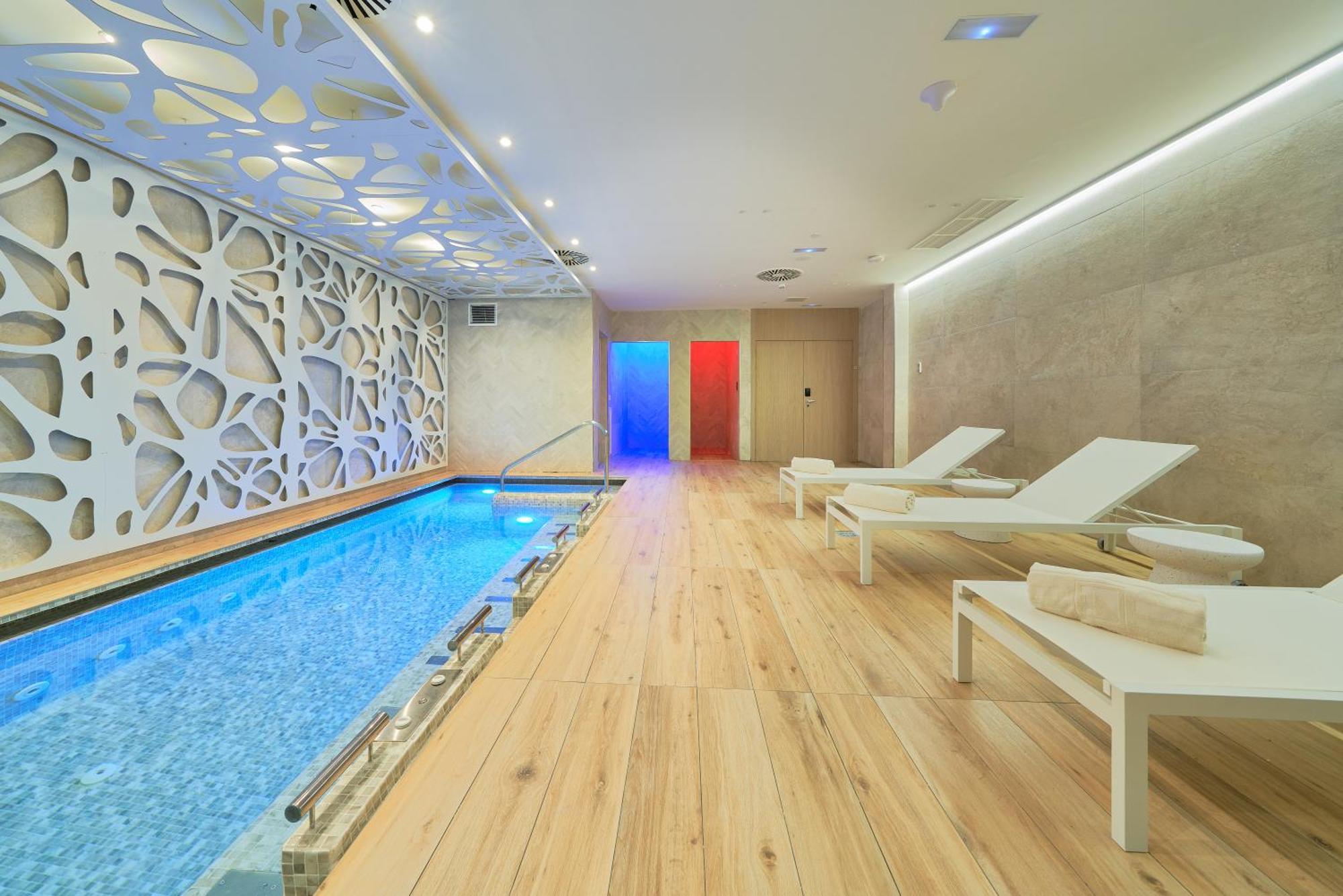 Eurostars Oasis Marbella Hotel ภายนอก รูปภาพ
