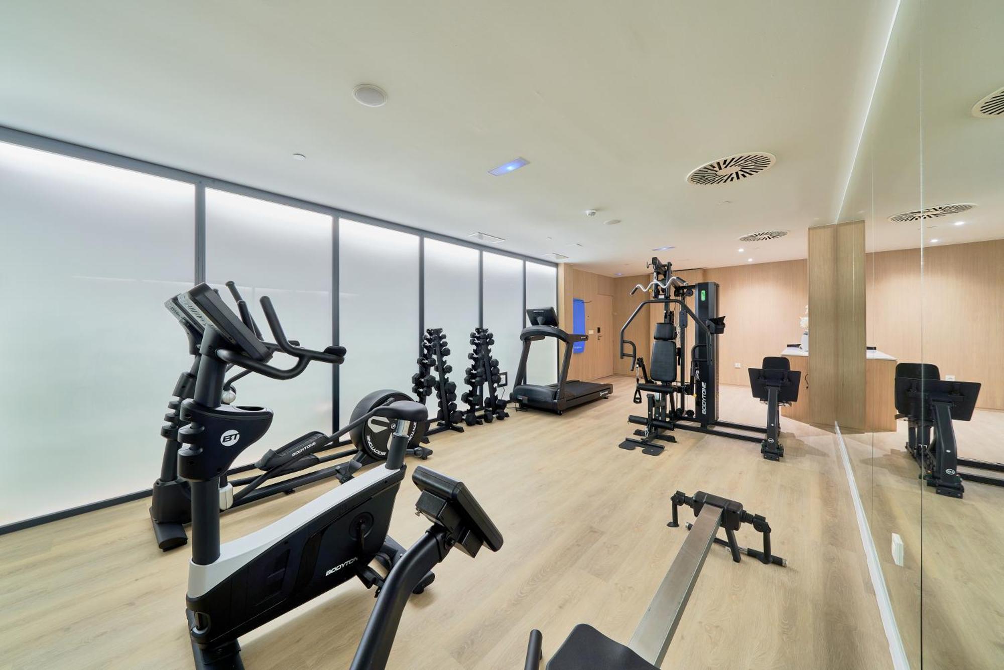 Eurostars Oasis Marbella Hotel ภายนอก รูปภาพ