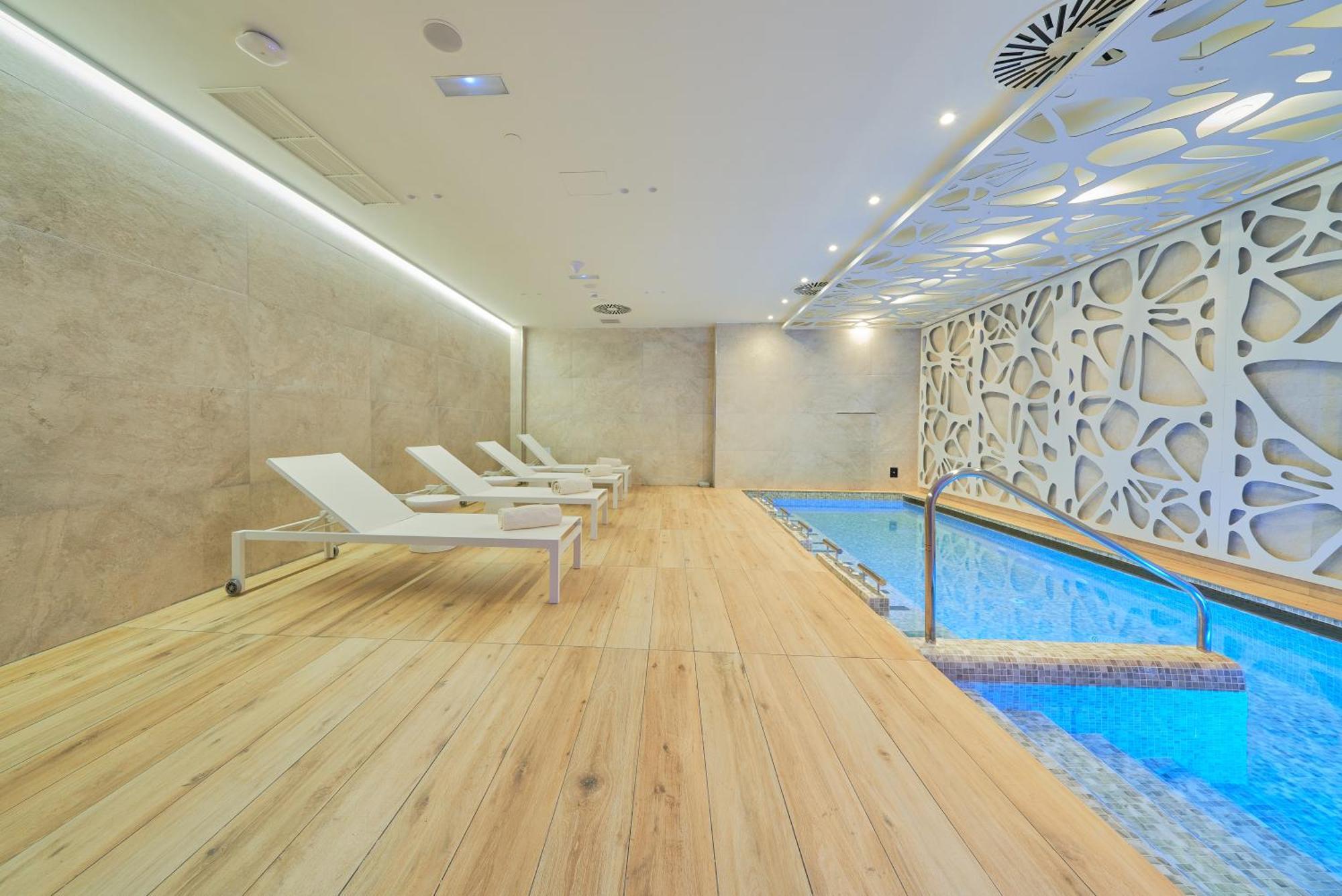 Eurostars Oasis Marbella Hotel ภายนอก รูปภาพ