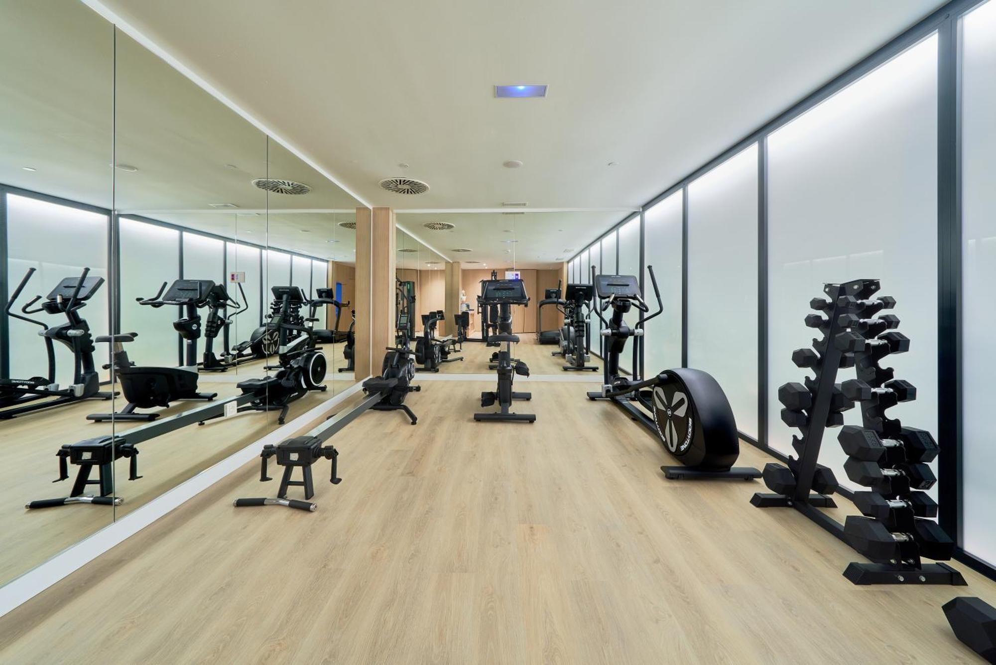 Eurostars Oasis Marbella Hotel ภายนอก รูปภาพ