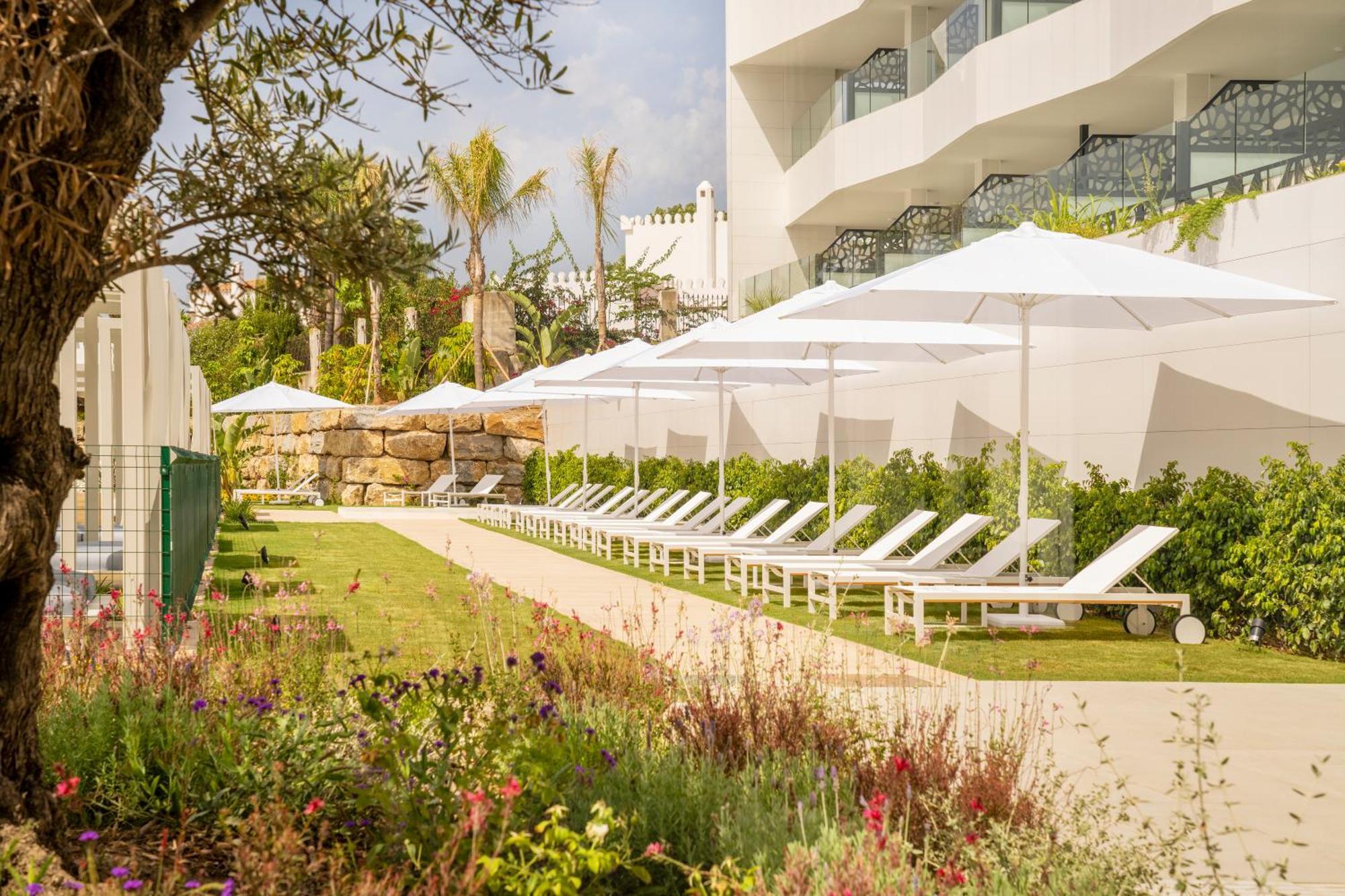 Eurostars Oasis Marbella Hotel ภายนอก รูปภาพ