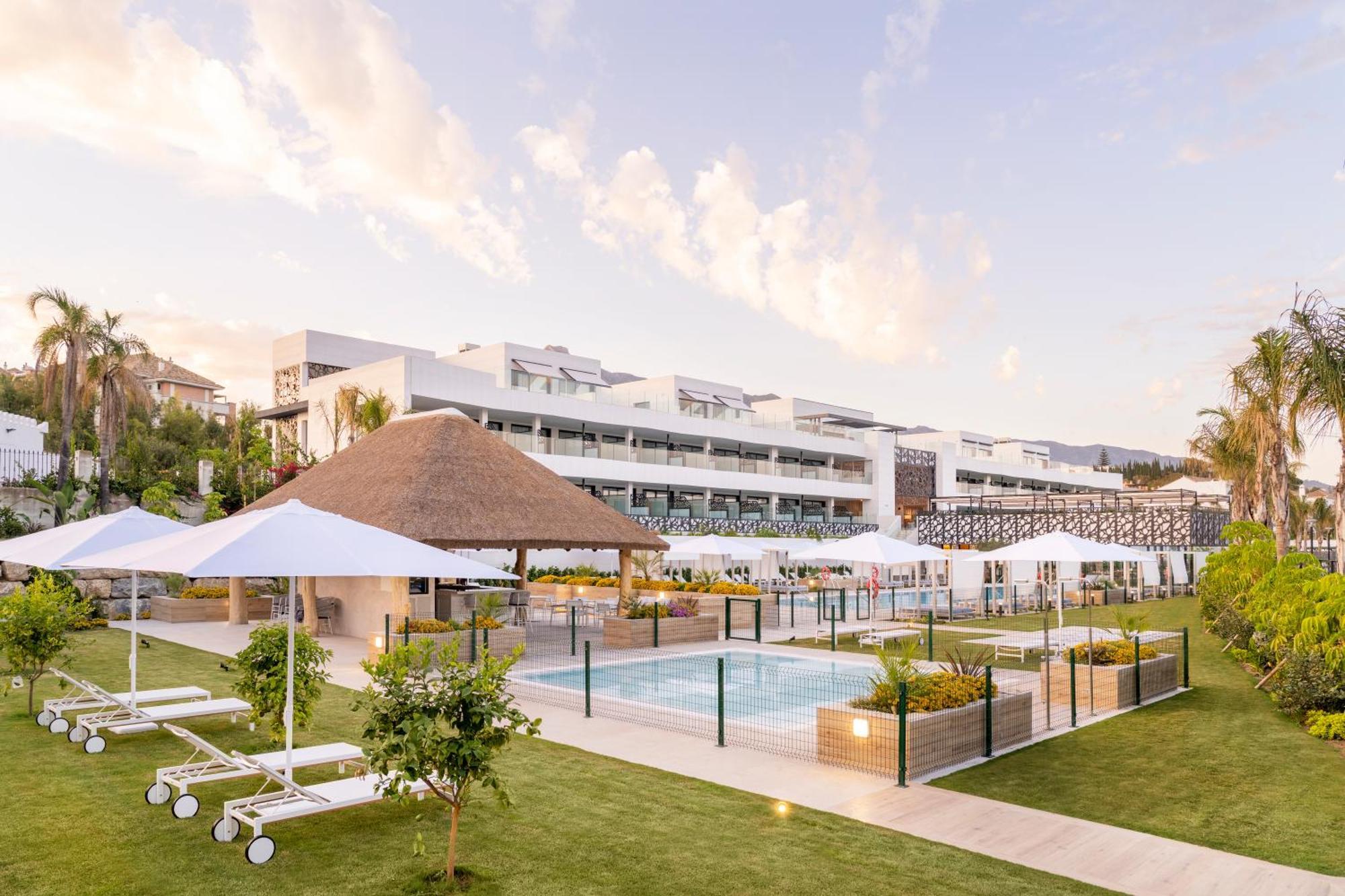 Eurostars Oasis Marbella Hotel ภายนอก รูปภาพ